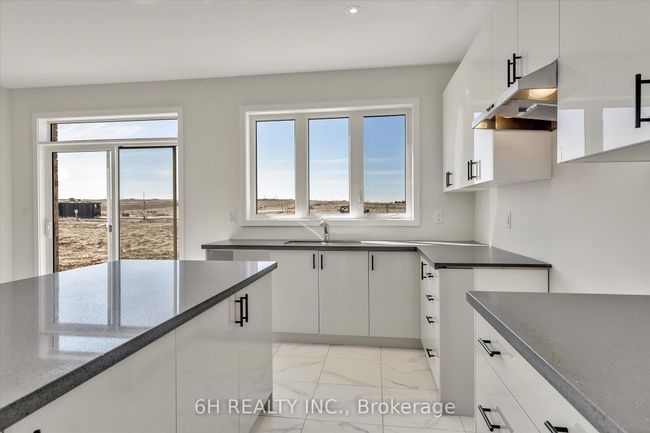 329 O'toole Crescent, House other with 6 bedrooms, 4 bathrooms and 2 parking in Selwyn ON | Image 13