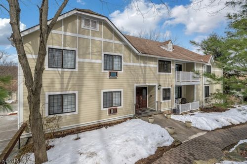 apt-e-2 Foxwood Dr, Morris Plains, NJ, 07950-2619 | Card Image