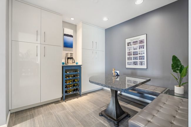 1305 - 680 N Lake Shore Dr, Condo with 3 bedrooms, 3 bathrooms and 1 parking in CHICAGO IL | Image 9