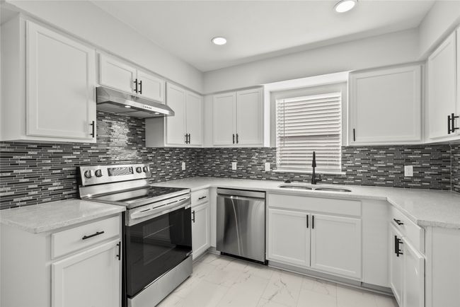 7418 Tulane Dr, Home with 6 bedrooms, 6 bathrooms and 4 parking in Rowlett TX | Image 9