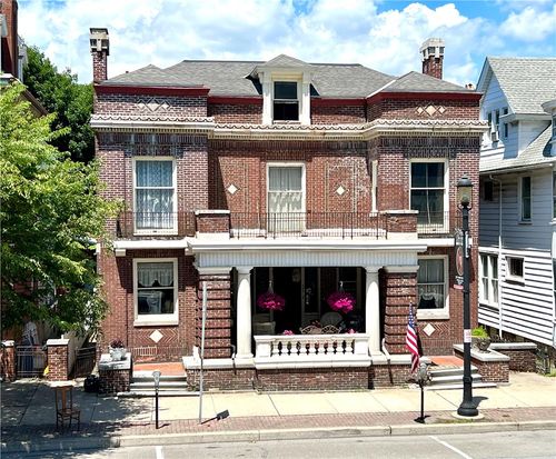 243 W Broad St, TAMAQUA, PA, 18252-1818 | Card Image