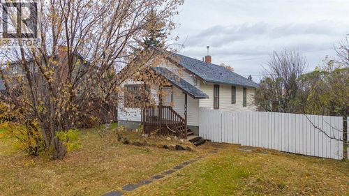 217 Main St, Lashburn, SK, S0M1H0 | Card Image