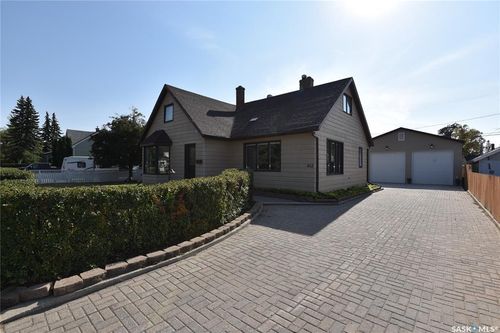412 Centre St, Nipawin, SK, S0E1E0 | Card Image
