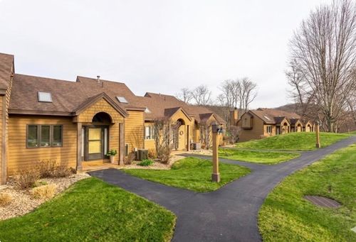 7 Creekwood Ln, Galena, IL, 61036-8644 | Card Image