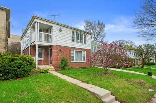 4146 N Bartlett Ave, Shorewood, WI, 53211-1921 | Card Image