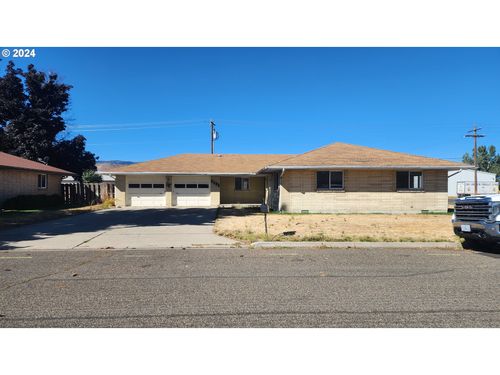 3595 9th Dr, BakerCity, OR, 97814 | Card Image