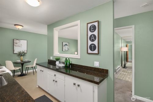228-932 100th Ave Ne, Bellevue, WA, 98004-4108 | Card Image