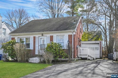 79 Forest Rd, Dumont, NJ, 07628-1806 | Card Image