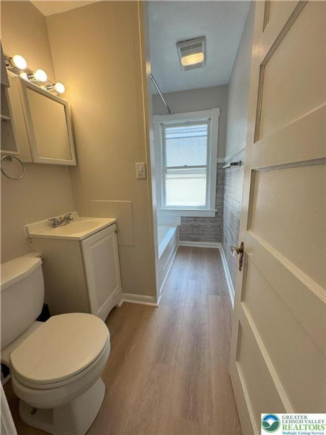 bathroom | Image 7