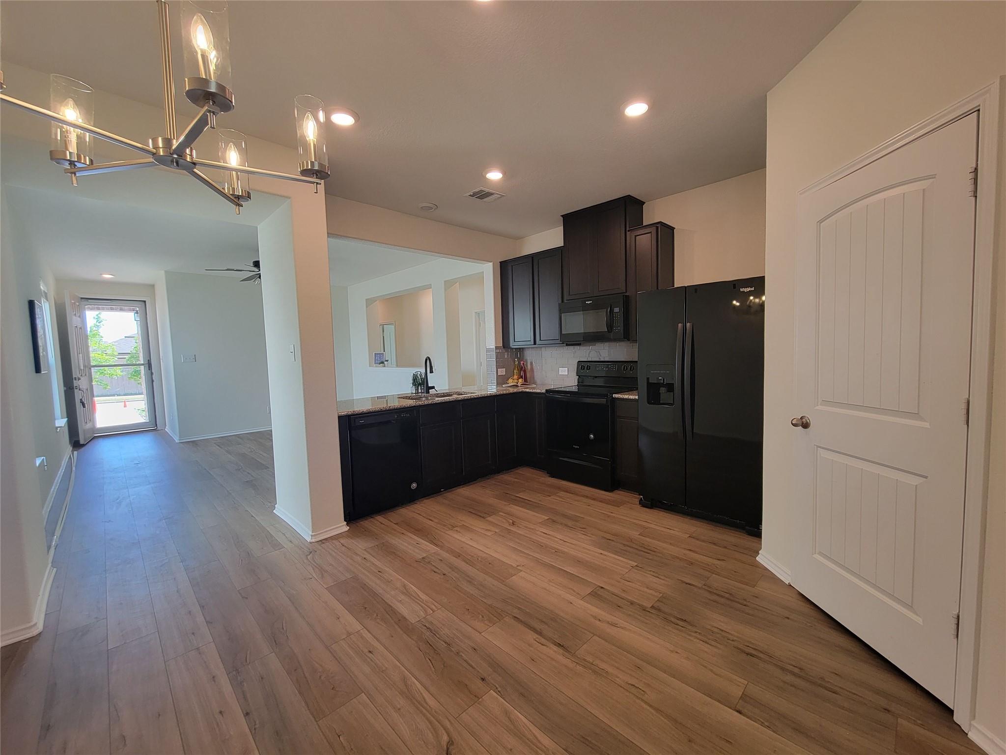 Residential in Manor 5