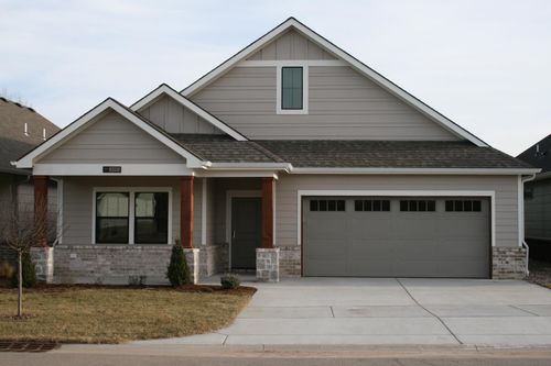 2021 W 12th St N, Wichita, KS, 67203-3018 | Card Image