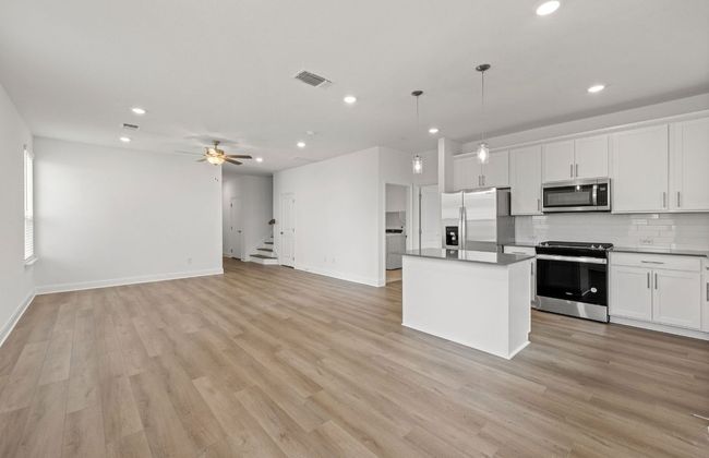 521 Scooter St, House other with 5 bedrooms, 3 bathrooms and null parking in Georgetown TX | Image 6