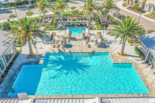 7018 Stags Leap Ln, Condo with 2 bedrooms, 3 bathrooms and 2 parking in Dublin CA | Image 35