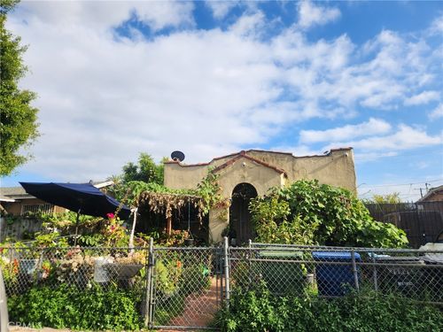 806 E 105th Street, Los Angeles, CA, 90002 | Card Image