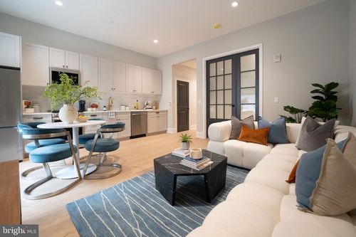 apt-1022-200 S Broad St, PHILADELPHIA, PA, 19102-3820 | Card Image