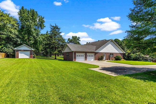 320 County Road 2317, House other with 3 bedrooms, 3 bathrooms and null parking in Mineola TX | Image 12