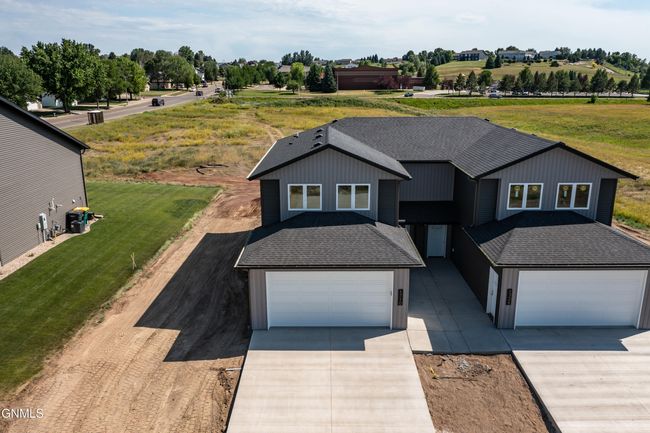 1710 Heart Ridge Loop Se, Townhouse with 3 bedrooms, 3 bathrooms and null parking in Mandan ND | Image 26