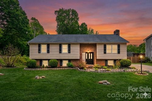 501 Old Farm Rd, Statesville, NC, 28625-4421 | Card Image