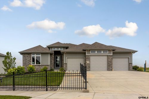 12602 Glenn St, Omaha, NE, 68138-3613 | Card Image