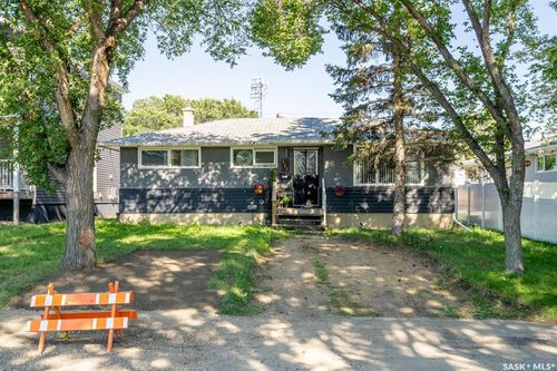 111 Montreal St N, Regina, SK, S4R2S8 | Card Image