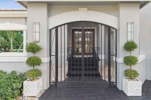 6 Cloister Cir, West Palm Beach, FL, 33401-1001 | Card Image