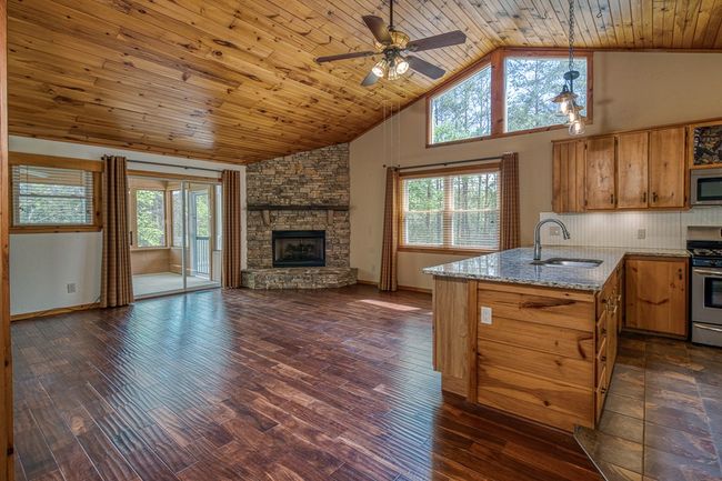 292 Holly Cove Cir, Home with 2 bedrooms, 3 bathrooms and null parking in Blairsville GA | Image 7