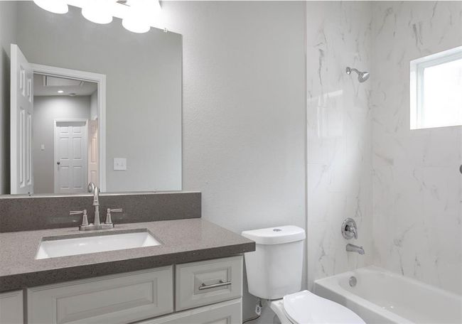 5801 Phillips St, House other with 3 bedrooms, 3 bathrooms and 2 parking in Houston TX | Image 5