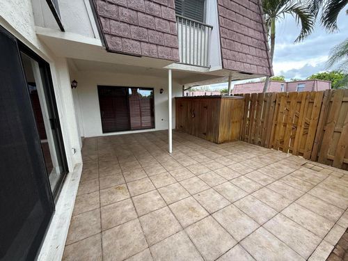 7585 Courtyard Run W, Boca Raton, FL, 33433-3002 | Card Image