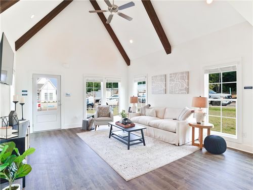 1058 Forest Ln, OPELIKA, AL, 36801-6643 | Card Image