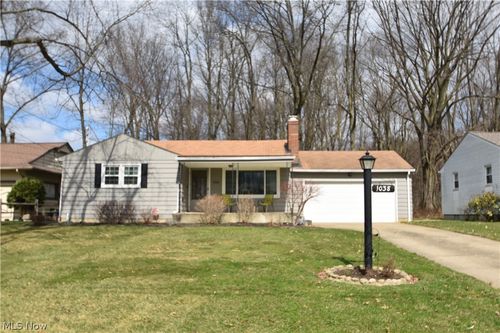 1038 Zander Dr, Youngstown, OH, 44511-3435 | Card Image
