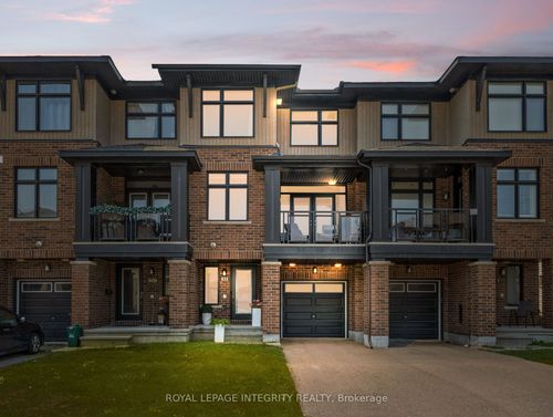 611 Compass St, Orléans, ON, K1W0J8 | Card Image