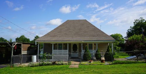 407 W 6th St, Grove, OK, 74344-3415 | Card Image