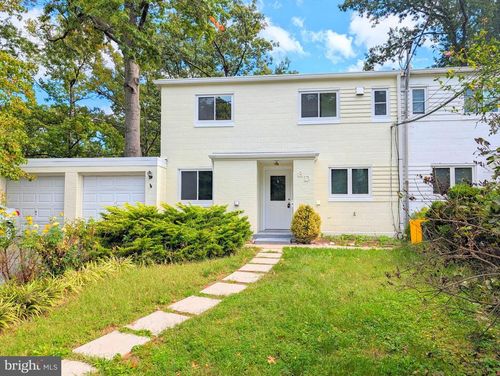 8 Hillside Rd, GREENBELT, MD, 20770-7782 | Card Image