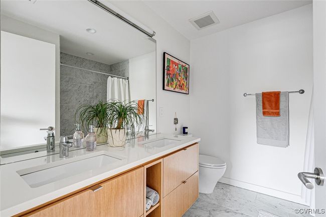 Luxe en suite bathroom for the first floor bedroom. | Image 27