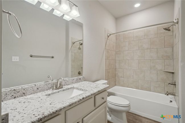 4049 Hickory Forrest Dr, Home with 3 bedrooms, 3 bathrooms and null parking in Seguin TX | Image 26