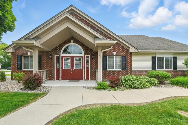 F - 584 Pewaukee Road, Condo with 2 bedrooms, 2 bathrooms and null parking in Pewaukee WI | Image 20