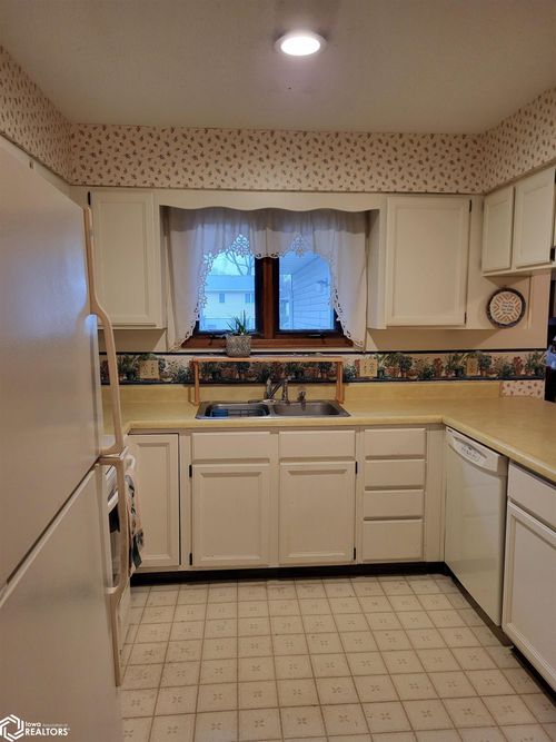 1809 E Locust St, Algona, IA, 50511-1226 | Card Image