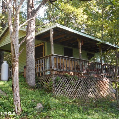 17532 Phillips Rd, Bristol, VA, 24202-0138 | Card Image