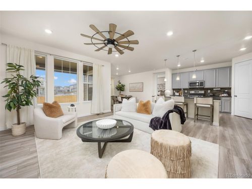 1056 S Elk Way, Aurora, CO, 80018-6152 | Card Image