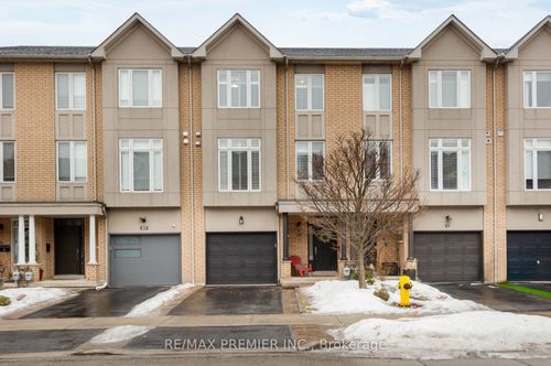 39 Market Garden Mews, Etobicoke, ON, M8Z0A6 | Card Image