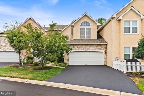 234 Winged Foot Dr, BLUE BELL, PA, 19422-3210 | Card Image
