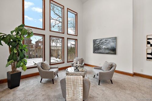 18645 Roselawn St, Detroit, MI, 48221-2117 | Card Image