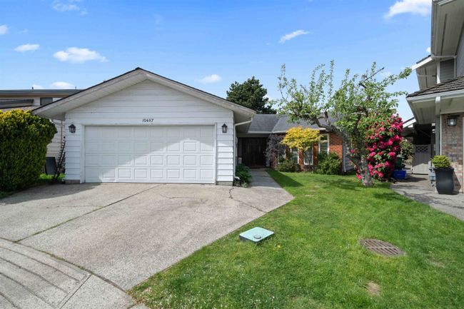 10657 Bonavista Place, House other with 3 bedrooms, 2 bathrooms and 2 parking in Richmond BC | Image 3