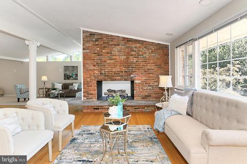 4124 Watkins Trl, ANNANDALE, VA, 22003-2050 | Card Image