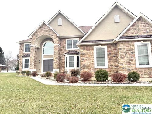 37 Saddle Ln, Palmer Twp, PA, 18045-3114 | Card Image