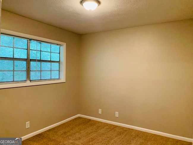 B - 1069 Laurel Ln Nw, Home with 3 bedrooms, 2 bathrooms and 2 parking in Conyers GA | Image 15