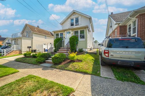 104 Cherry Ln, Floral Park, NY, 11001-1600 | Card Image