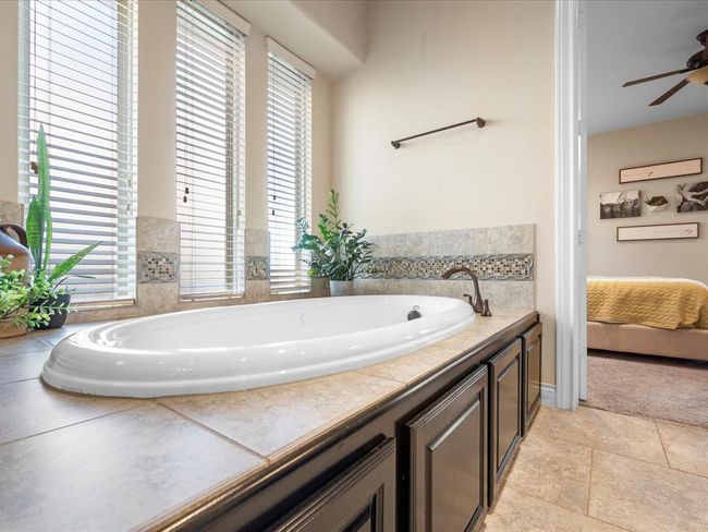 8322 Sands Bank Ln, House other with 4 bedrooms, 5 bathrooms and 2 parking in Conroe TX | Image 22