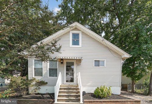 107 S Forklanding Rd, MAPLE SHADE, NJ, 08052-2747 | Card Image