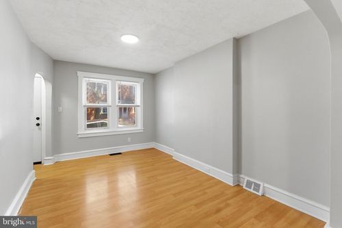71 Amboy Ave, ROEBLING, NJ, 08554-1101 | Card Image